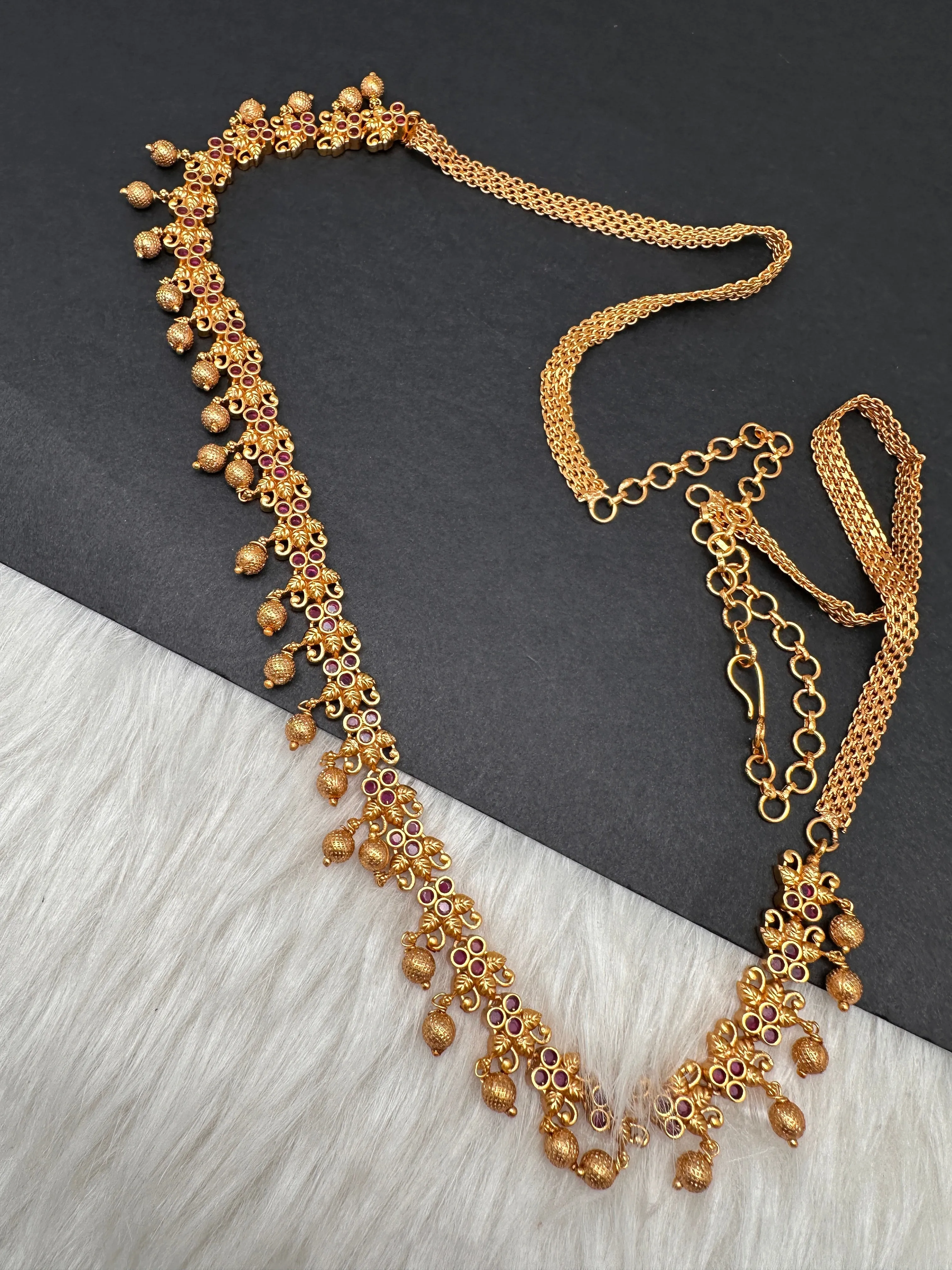 Red Stone Matte Finish Floral Design Sleek Hip Chain Vaddanam