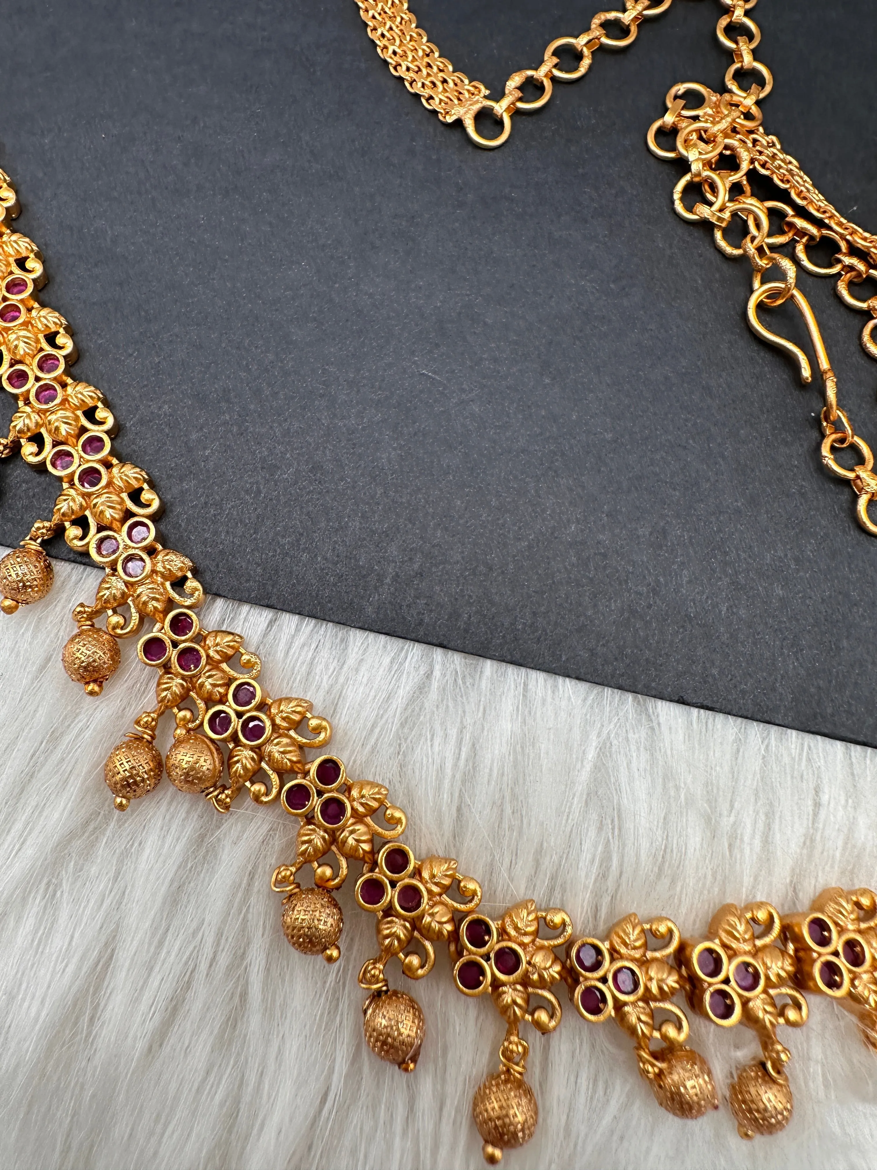 Red Stone Matte Finish Floral Design Sleek Hip Chain Vaddanam